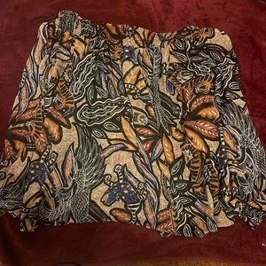 Over the shoulder top from H&M, looks great with dark blue jeans!